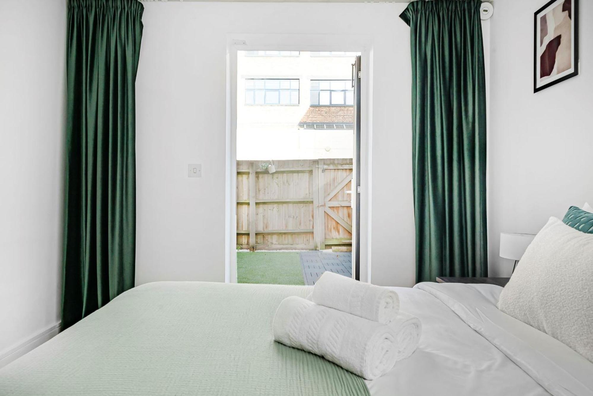 King'S Cross - 2Br With Terrace - Cityapartmentstay Лондон Екстер'єр фото