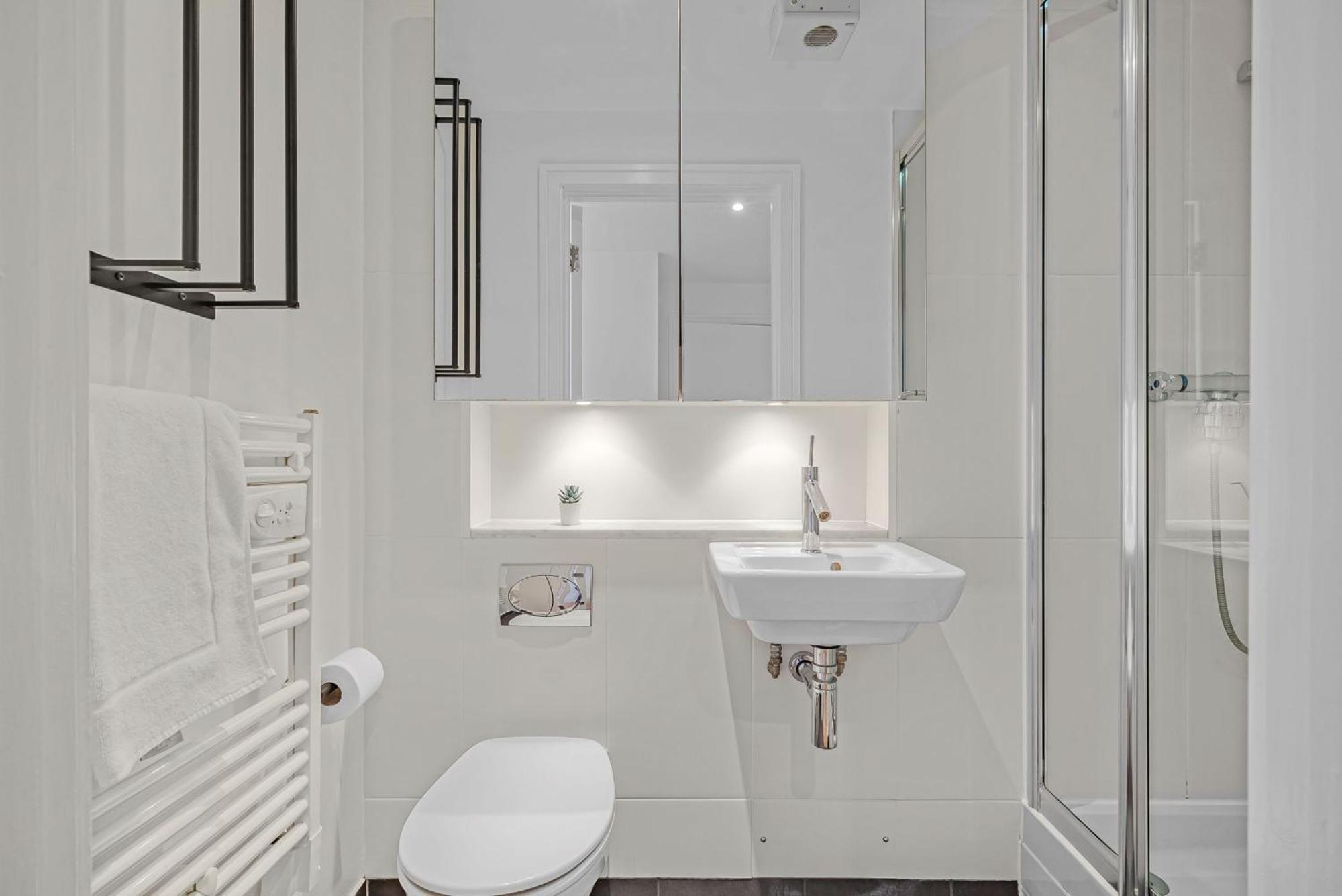 King'S Cross - 2Br With Terrace - Cityapartmentstay Лондон Екстер'єр фото