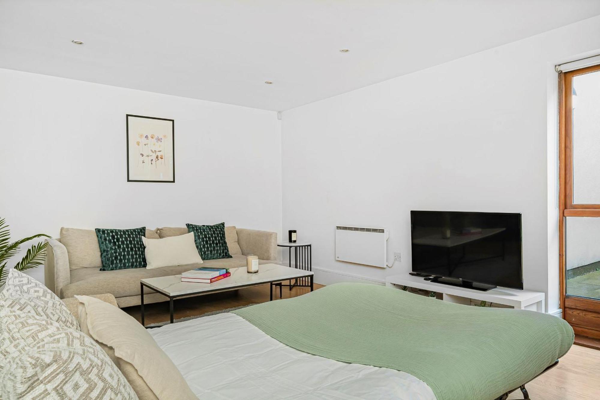 King'S Cross - 2Br With Terrace - Cityapartmentstay Лондон Екстер'єр фото