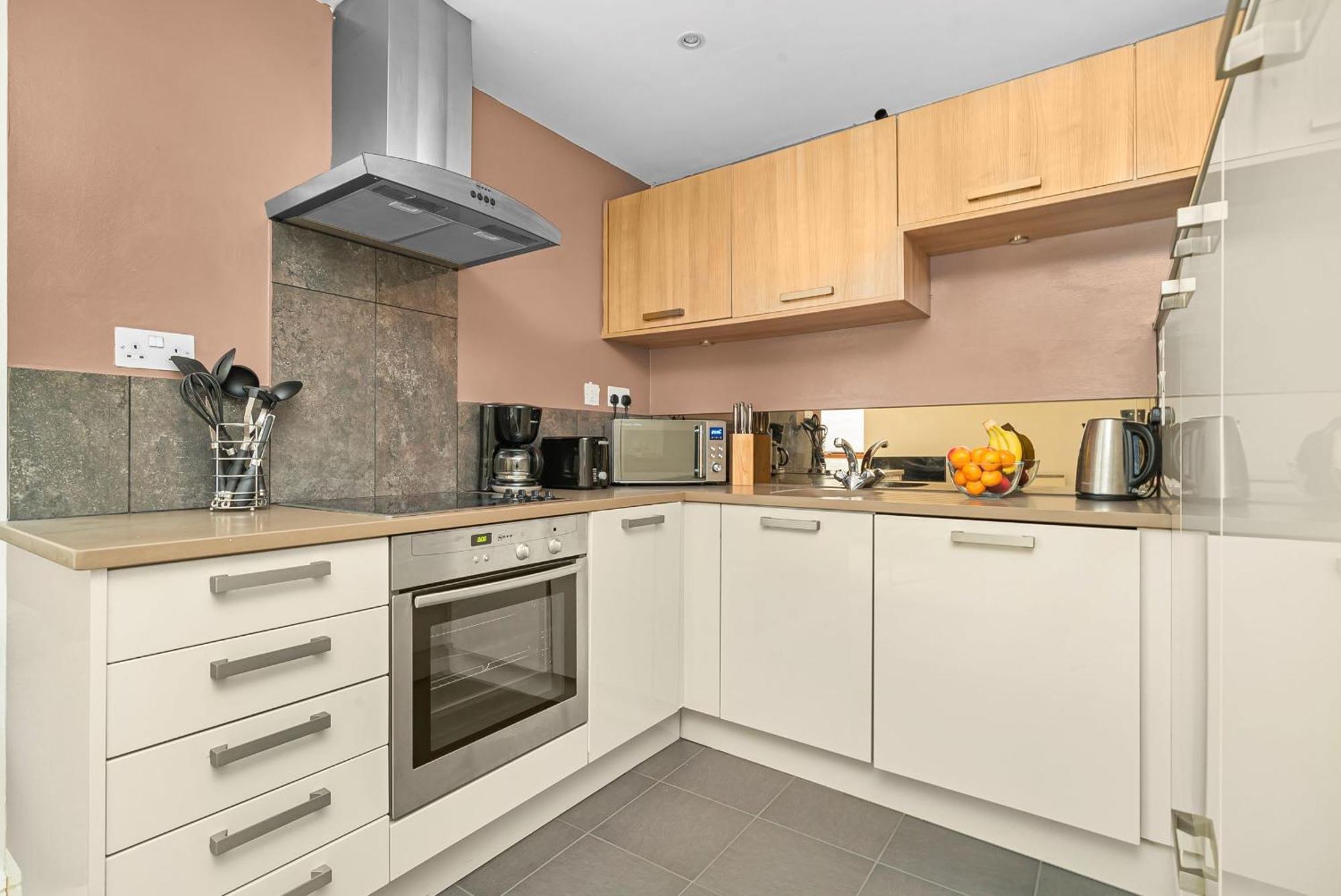 King'S Cross - 2Br With Terrace - Cityapartmentstay Лондон Екстер'єр фото