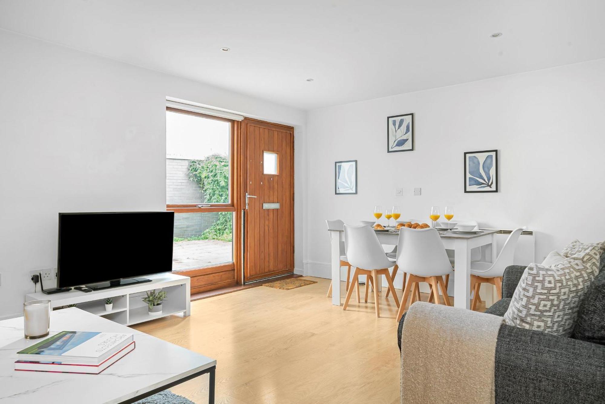 King'S Cross - 2Br With Terrace - Cityapartmentstay Лондон Екстер'єр фото